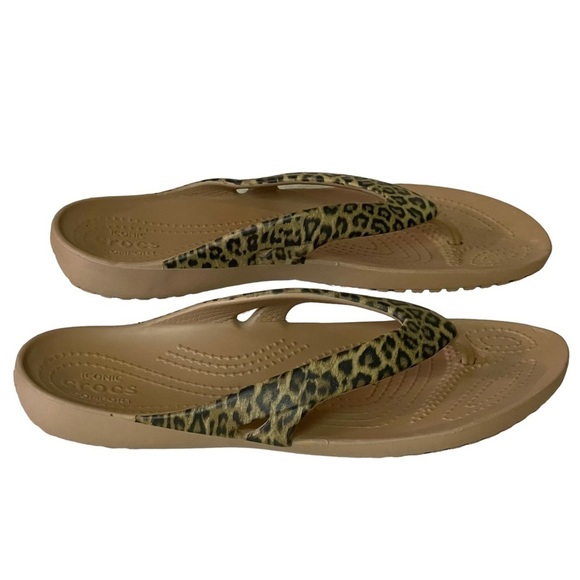 Crocs Kadee II leopard print thong flip flops sandals women’s size 8 - Picture 2 of 7
